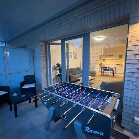Luxurioeses Apartment,Neubau, 4 Personen, Parkplatz, Griechischer Stil ボーフム エクステリア 写真