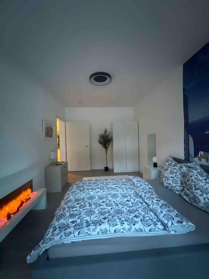 Luxurioeses Apartment,Neubau, 4 Personen, Parkplatz, Griechischer Stil ボーフム エクステリア 写真