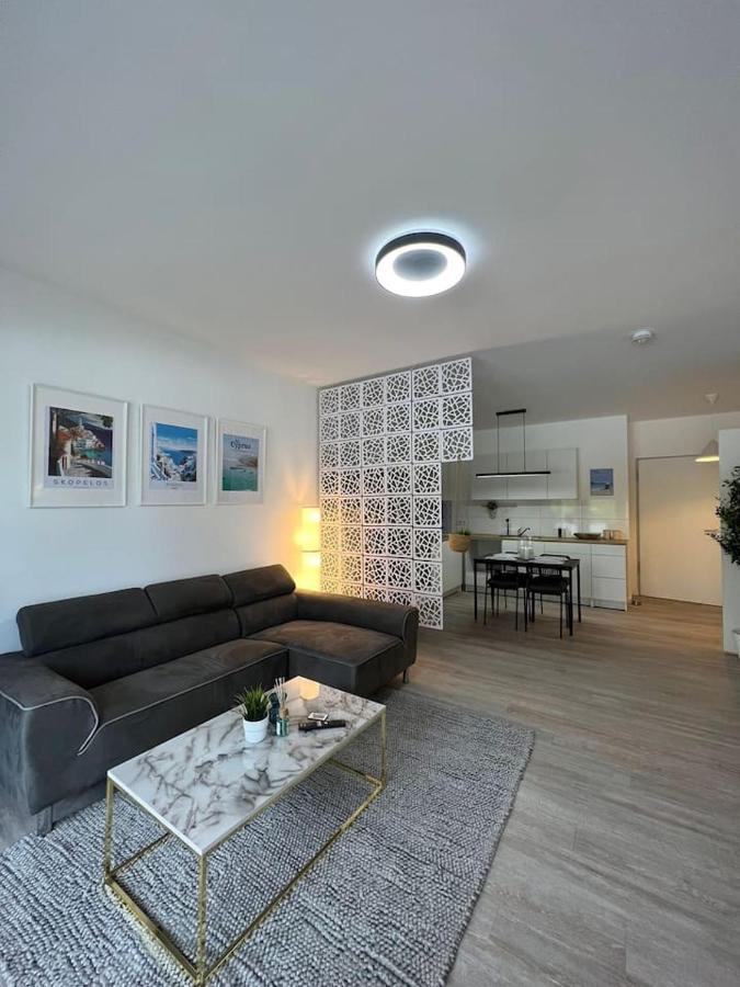 Luxurioeses Apartment,Neubau, 4 Personen, Parkplatz, Griechischer Stil ボーフム エクステリア 写真