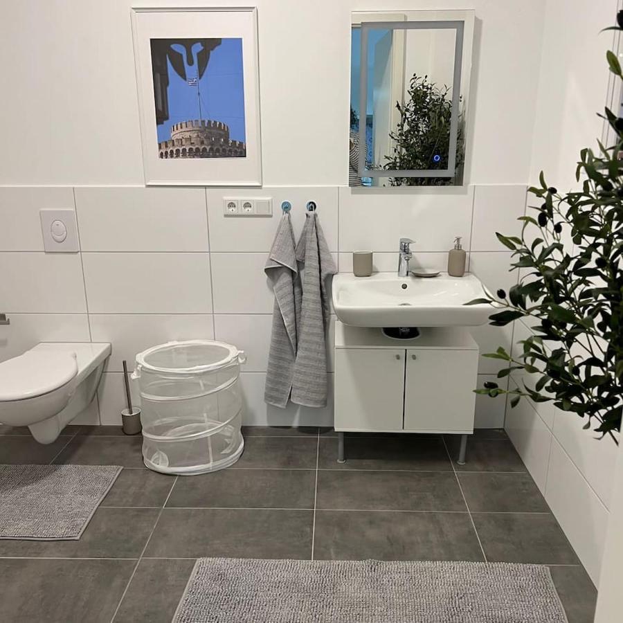 Luxurioeses Apartment,Neubau, 4 Personen, Parkplatz, Griechischer Stil ボーフム エクステリア 写真