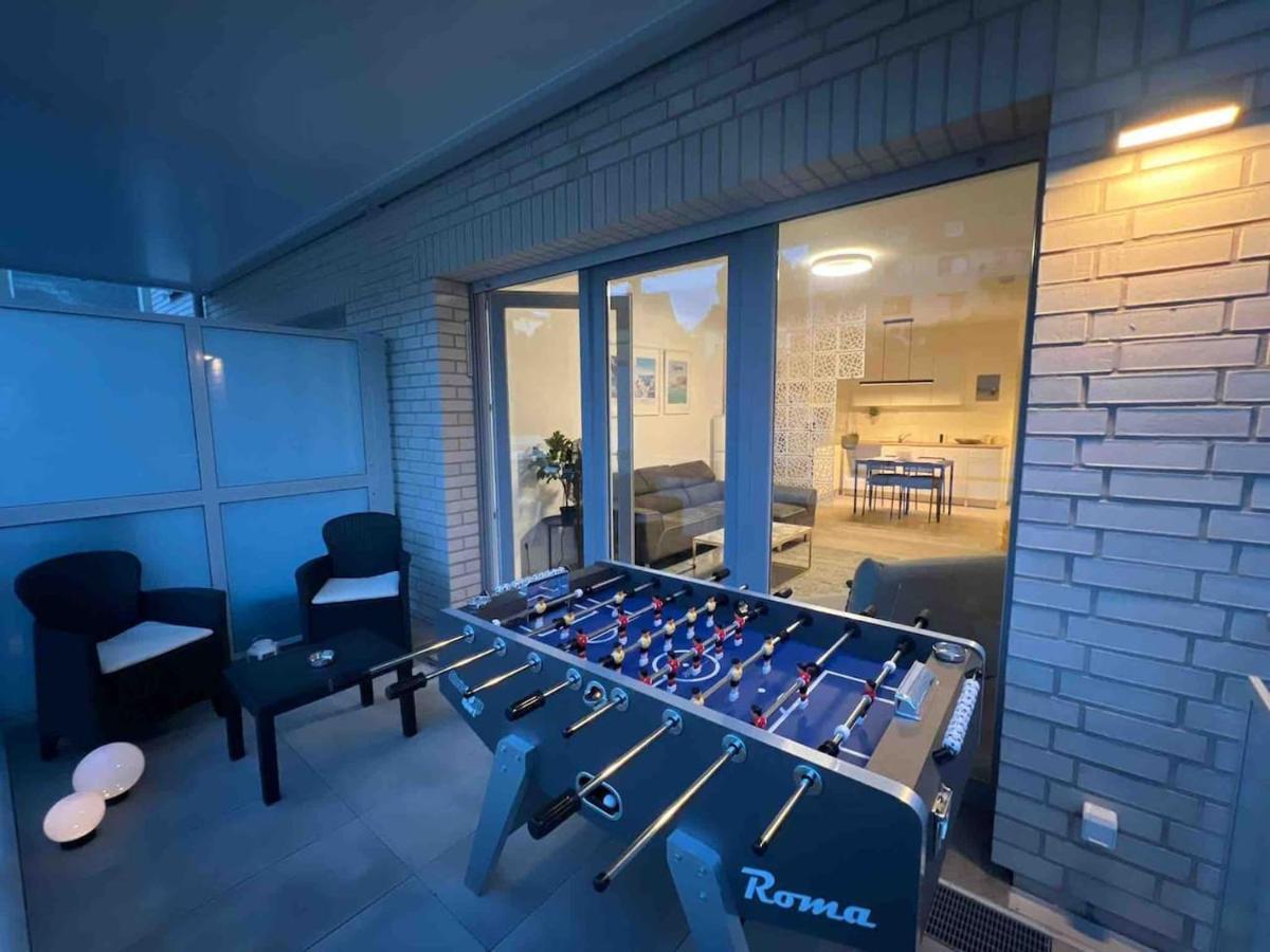 Luxurioeses Apartment,Neubau, 4 Personen, Parkplatz, Griechischer Stil ボーフム エクステリア 写真