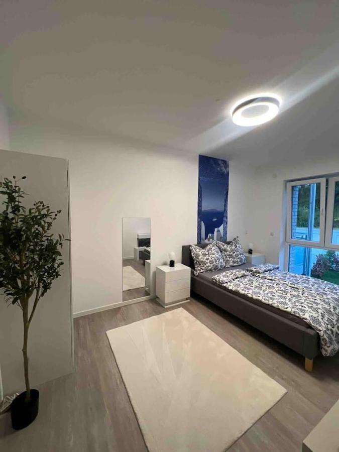 Luxurioeses Apartment,Neubau, 4 Personen, Parkplatz, Griechischer Stil ボーフム エクステリア 写真