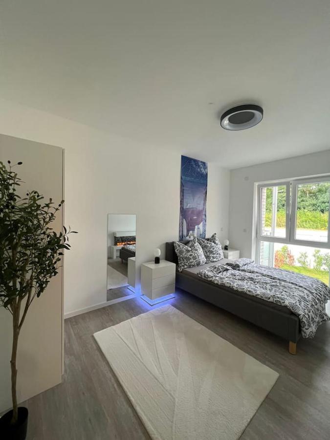 Luxurioeses Apartment,Neubau, 4 Personen, Parkplatz, Griechischer Stil ボーフム エクステリア 写真