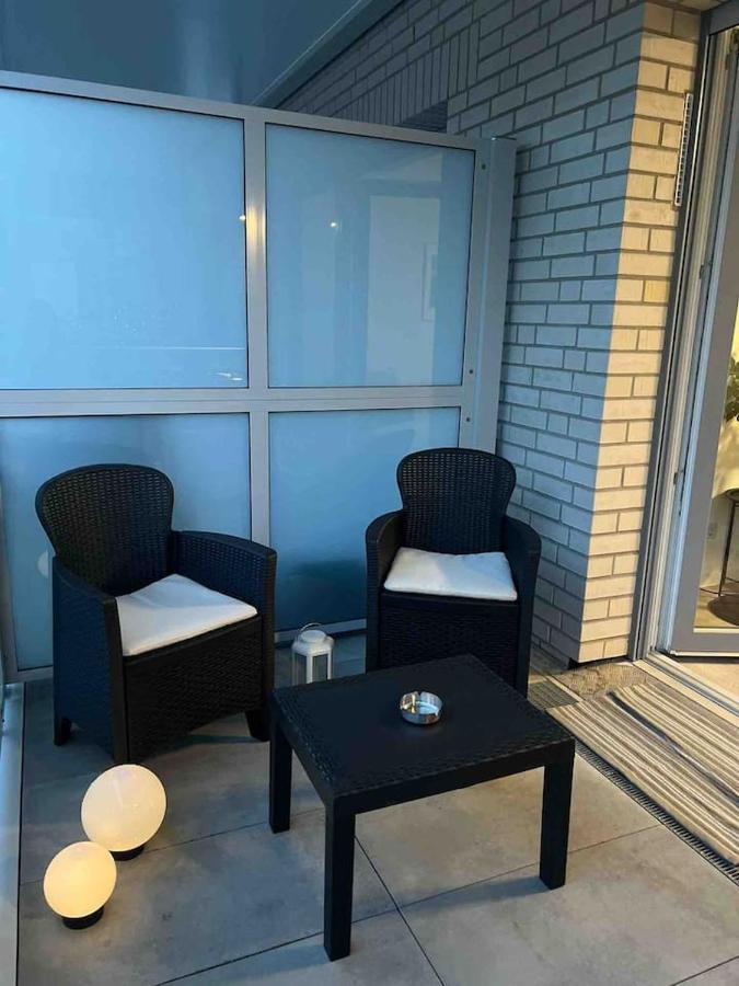 Luxurioeses Apartment,Neubau, 4 Personen, Parkplatz, Griechischer Stil ボーフム エクステリア 写真